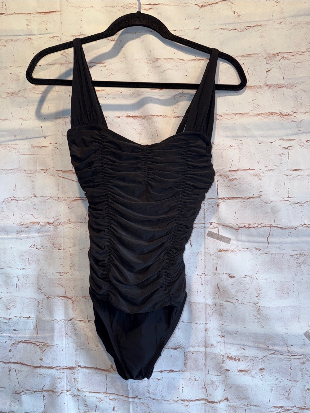 Womens NWT Black Ruched One-Piece swimsuit adjustable straps Small underwire bra